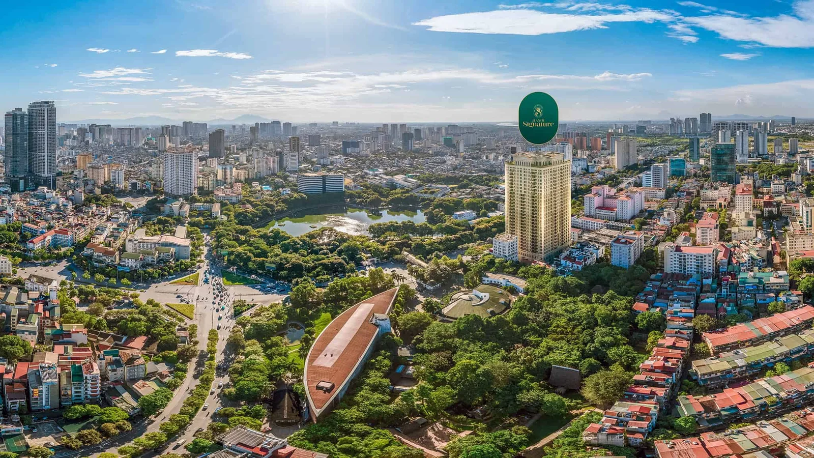 Hanoi Signature bên không gian xanh và hồ Công viên Nghĩa Đô
